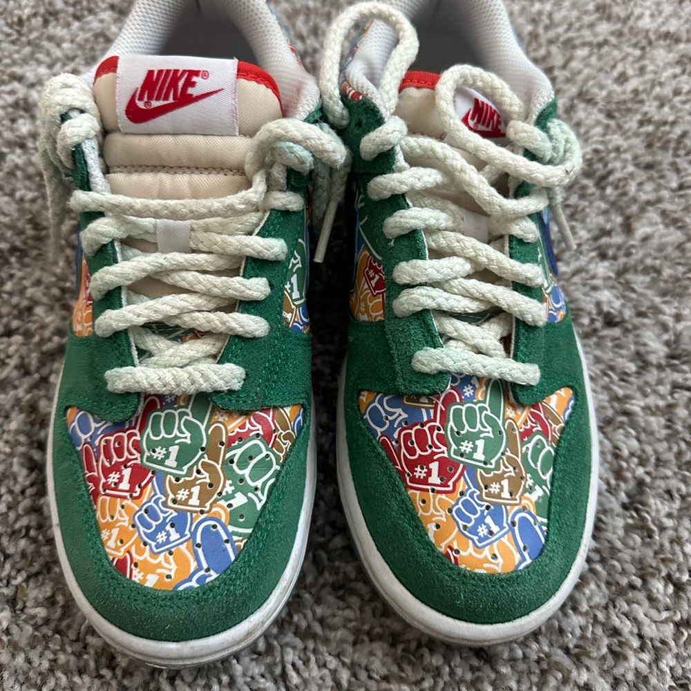 Nike Dunk Low GS 'Foam Finger  Sneakers'